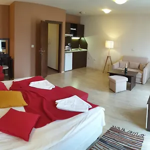 Apartahotel Banderitsa With Kitchen
